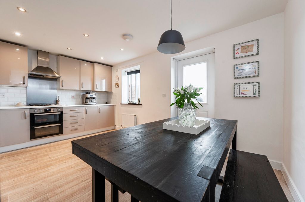 Property photo 2 of 14 Kitchen/Diner