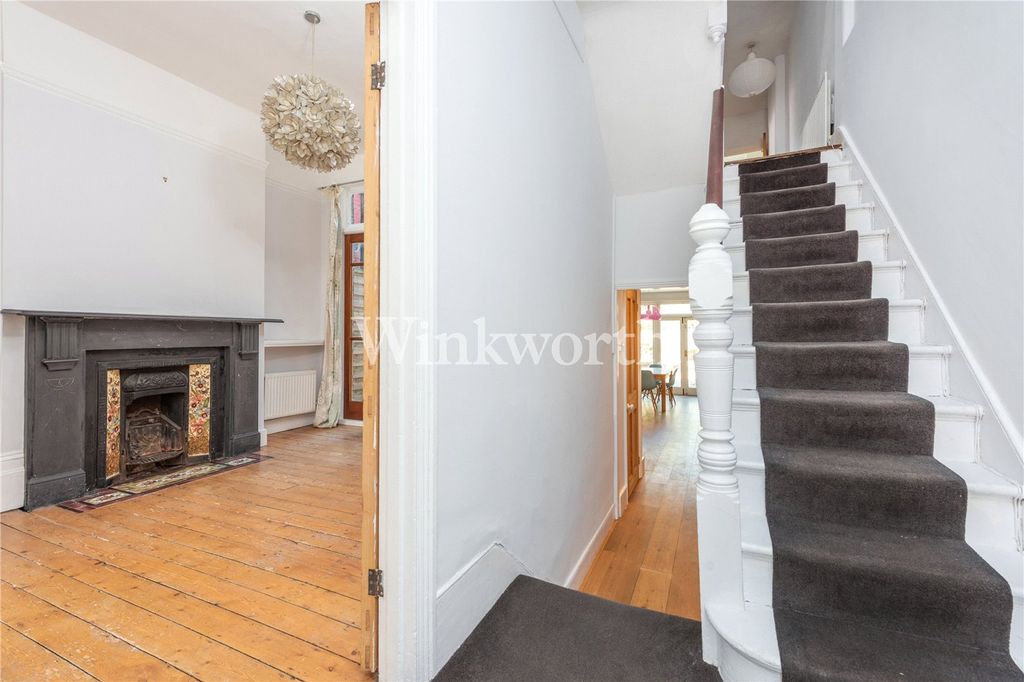 Property photo 3 of 31 Picture No. 13