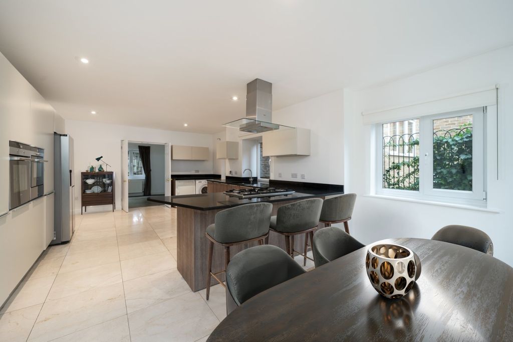 Property photo 3 of 13 Kitchen/Dining