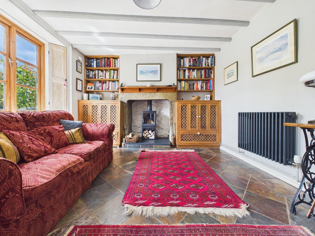 Property photo 2 of 31