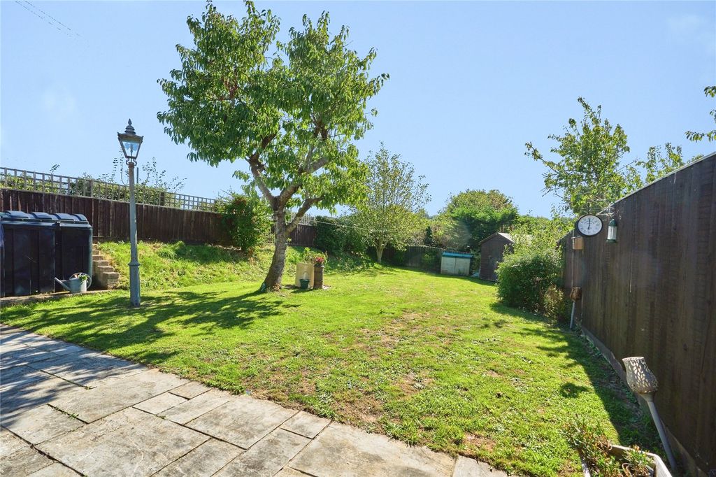 Property photo 3 of 19 Garden