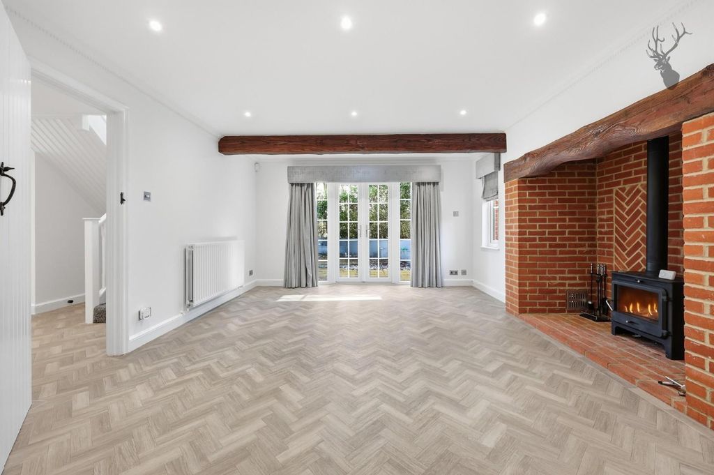 Property photo 3 of 32