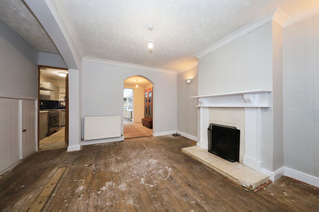 Property photo 2 of 17