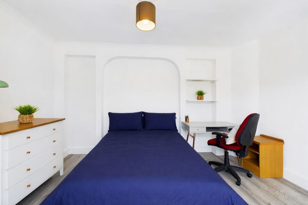 Property photo 1 of 12 Photo 13