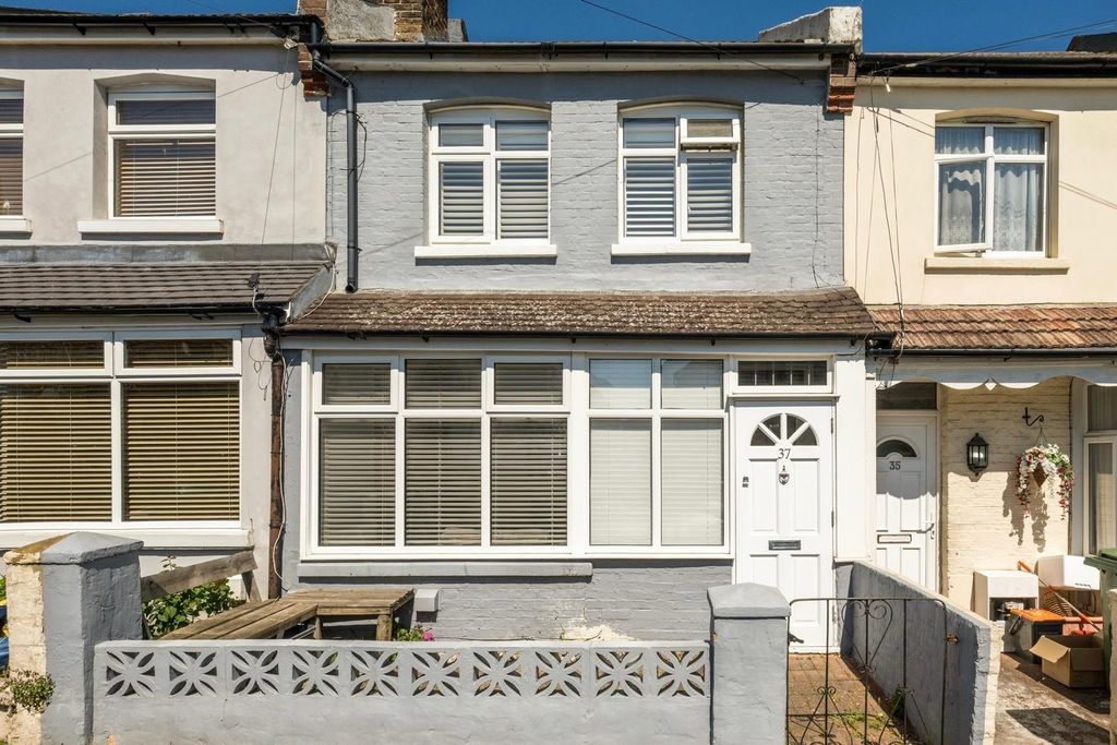 Property photo 1 of 15 Eastbrook Road.Jpg