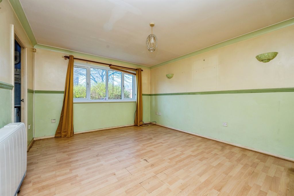 Property photo 2 of 16