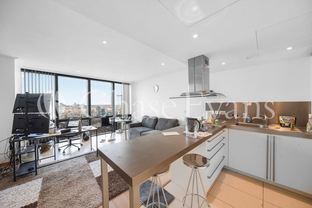 Property photo 2 of 12 No. 1 West India Qua