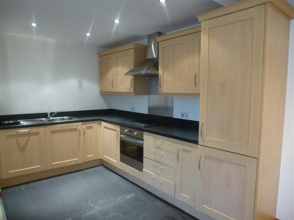 Property photo 2 of 7 Kitchen