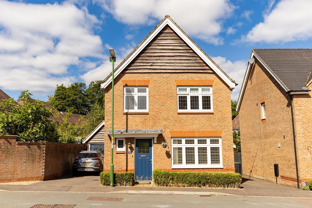 Property photo 1 of 32