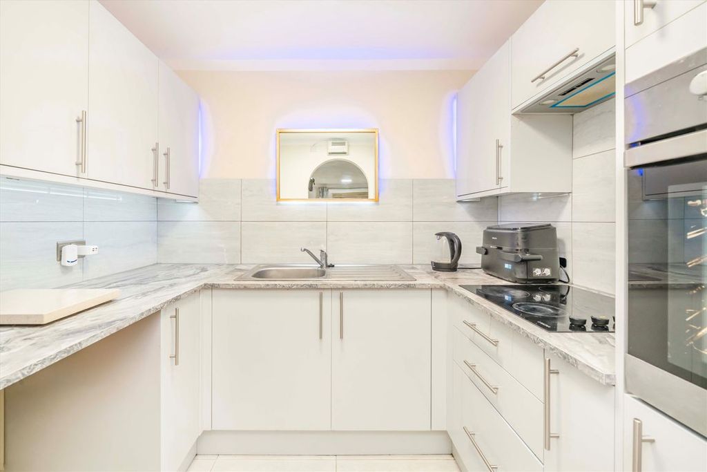 Property photo 3 of 5