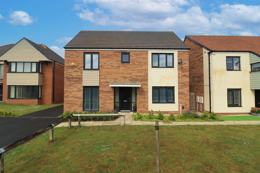 Property photo 1 of 11 External