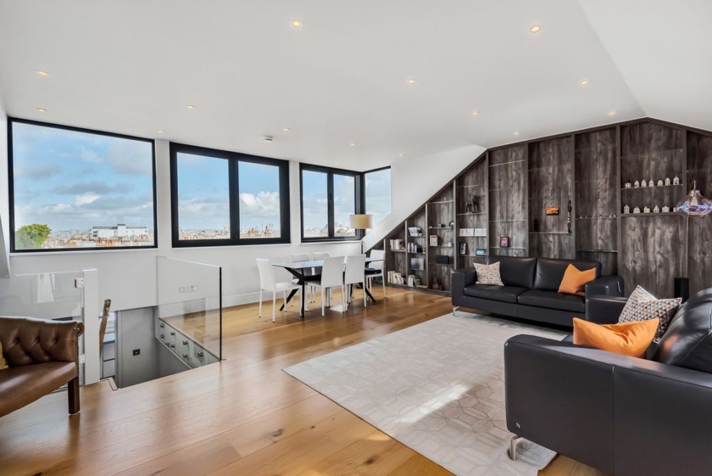 Property photo 2 of 14 895015 (11)