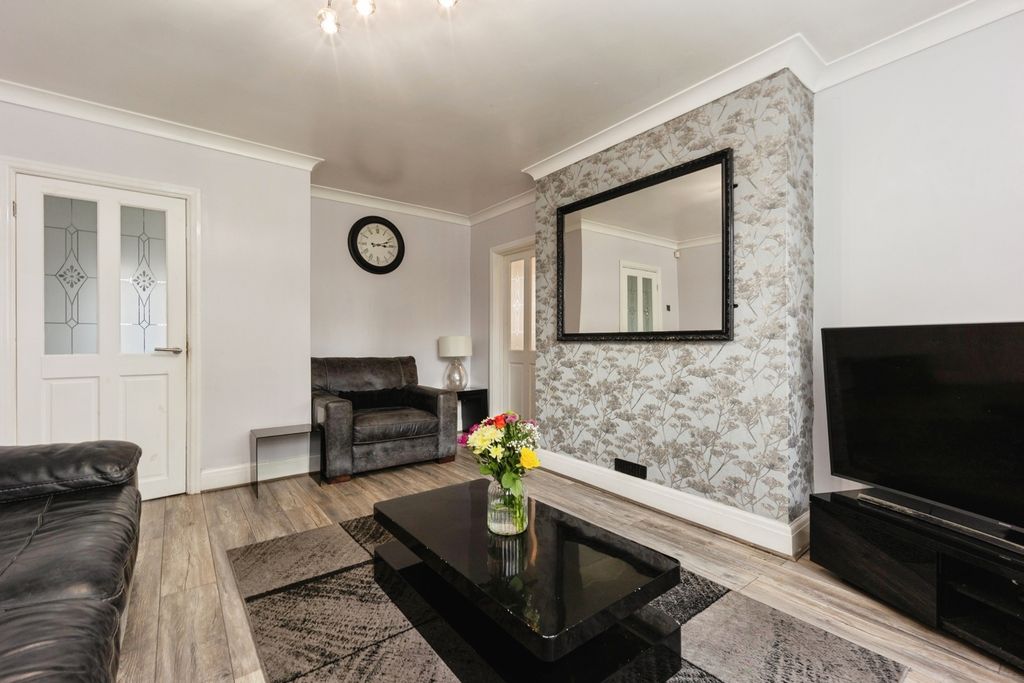 Property photo 3 of 24 Pbox-Img.Jpg