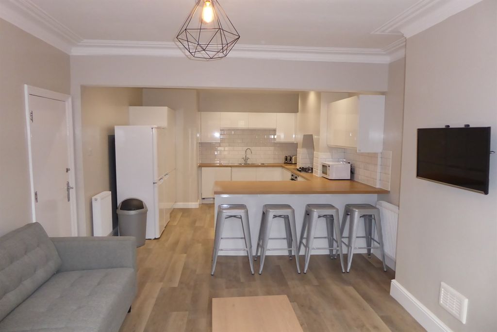 Property photo 1 of 22 Main (Main)