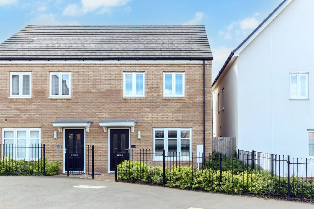 Property photo 1 of 16 Front