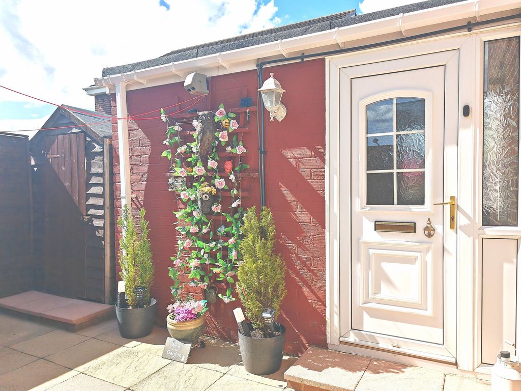 Property photo 2 of 23