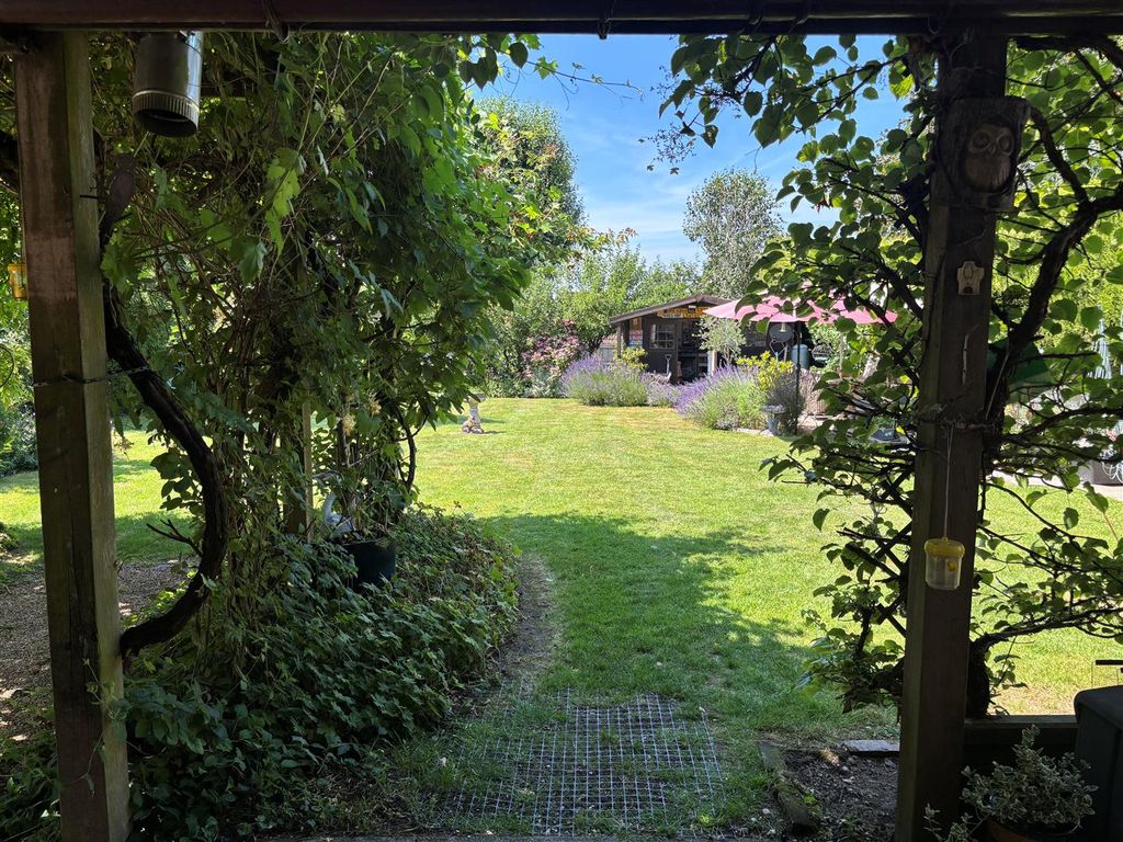 Property photo 3 of 35 Garden 14.Jpg
