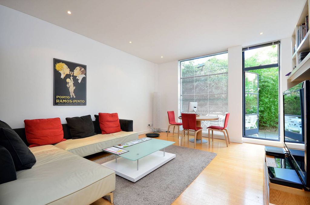Property photo 2 of 13