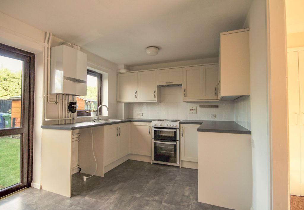 Property photo 2 of 8 Kitchen