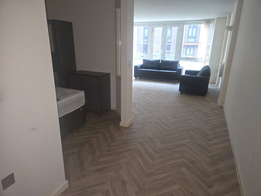 Property photo 2 of 6 Picture No. 12