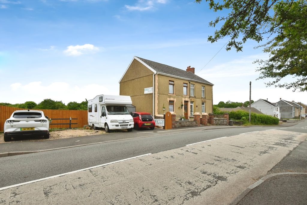 Property photo 2 of 27 Photo