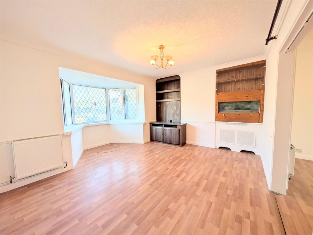 Property photo 2 of 15 c453B6B6-F641-4E83-B662-8B67c4891F64.Jpg