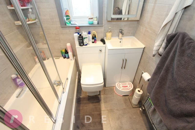 Property photo 3 of 12 Bathroom