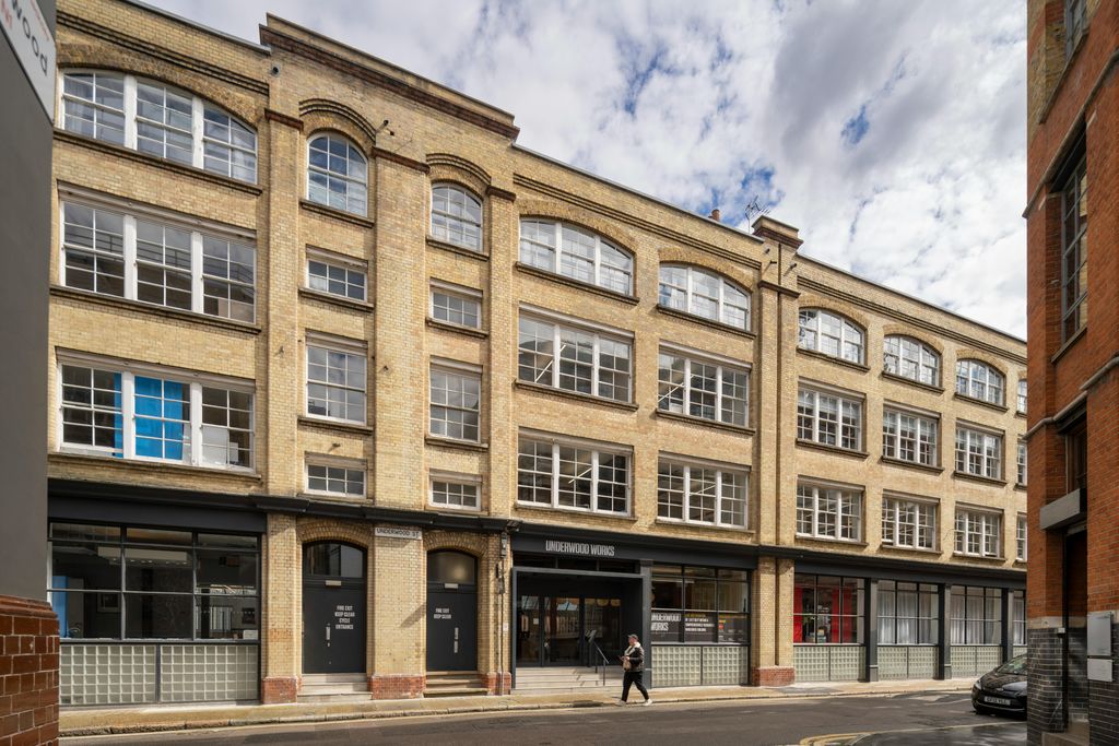 Property photo 2 of 4 MC3484-0676-Hr.Jpg