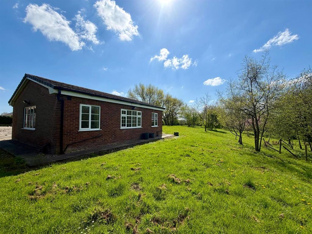 Property photo 3 of 19 External