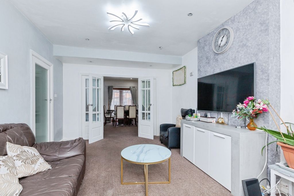 Property photo 3 of 15 Pbox-Img.Jpg