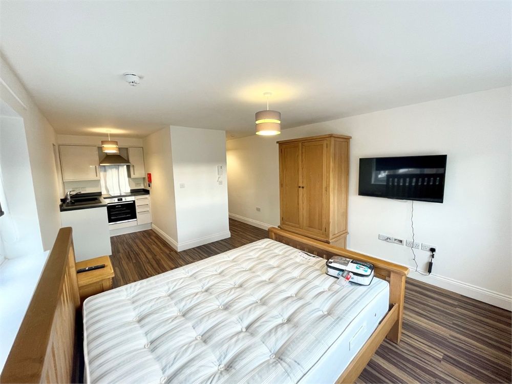 Property photo 1 of 3