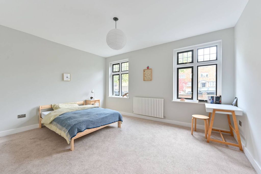 Property photo 3 of 10