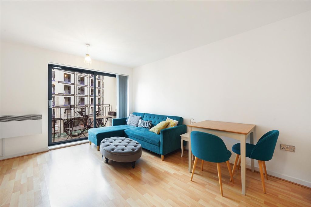 Property photo 3 of 16 Flat 54, 72, High Street Stratford - 3Jdazyvarw2Wa