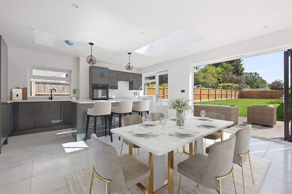 Property photo 1 of 13 Kitchen/Living