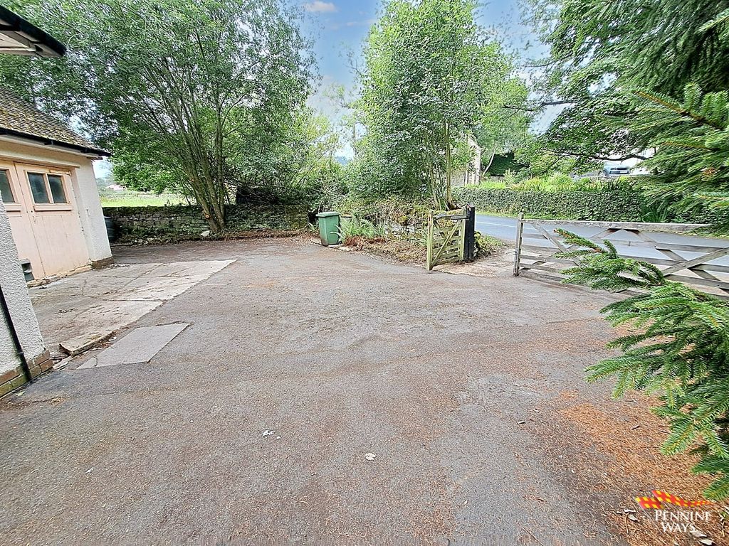 Property photo 3 of 30