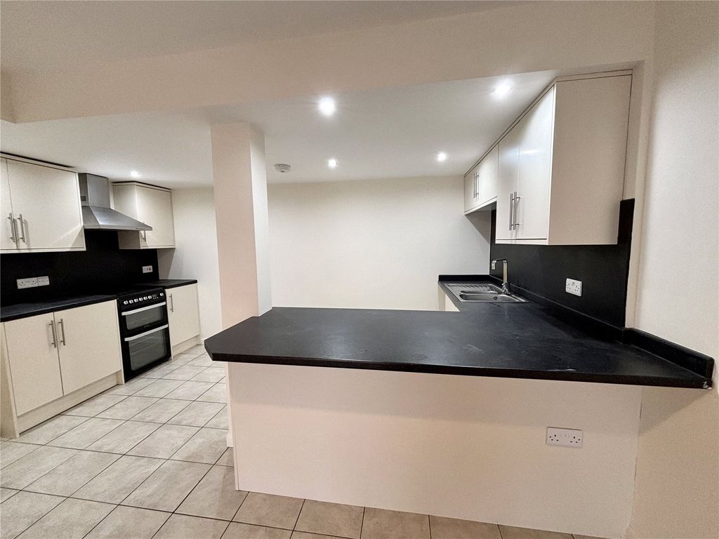 Property photo 3 of 6 Picture No. 12