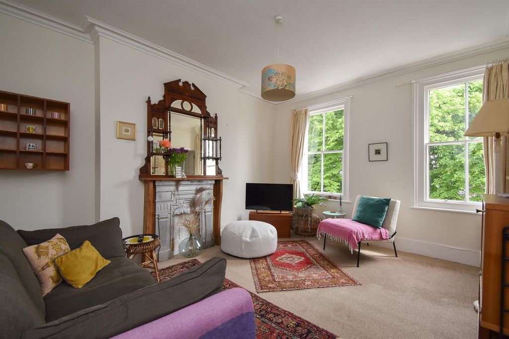 Property photo 1 of 15 Living Room