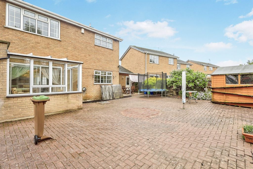 Additional image 19 of 4 bed detached house for saleGable Close, Daventry NN11