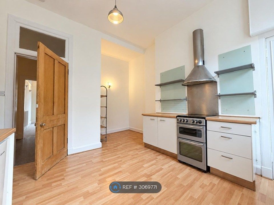 Property photo 2 of 11 Kitchen Dining Recess