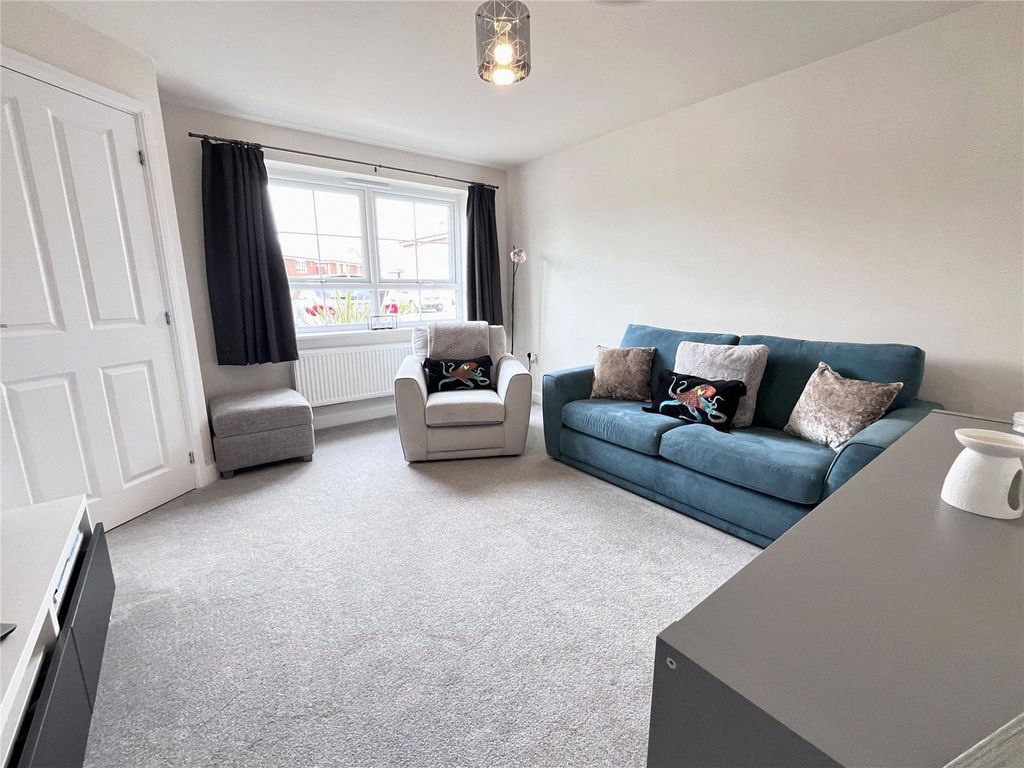 Property photo 3 of 19 Picture No. 30