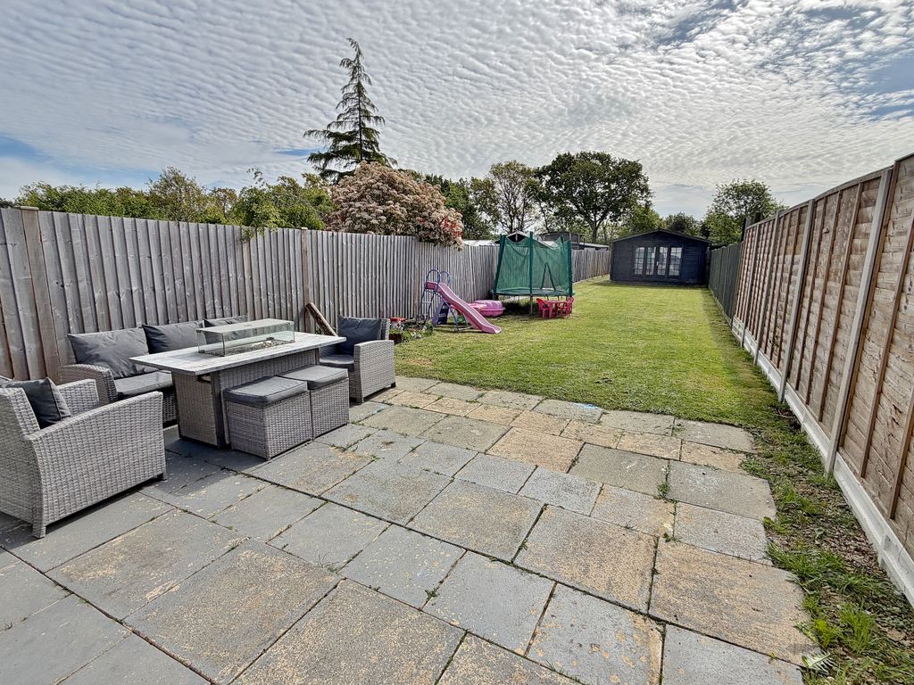 Property photo 2 of 20