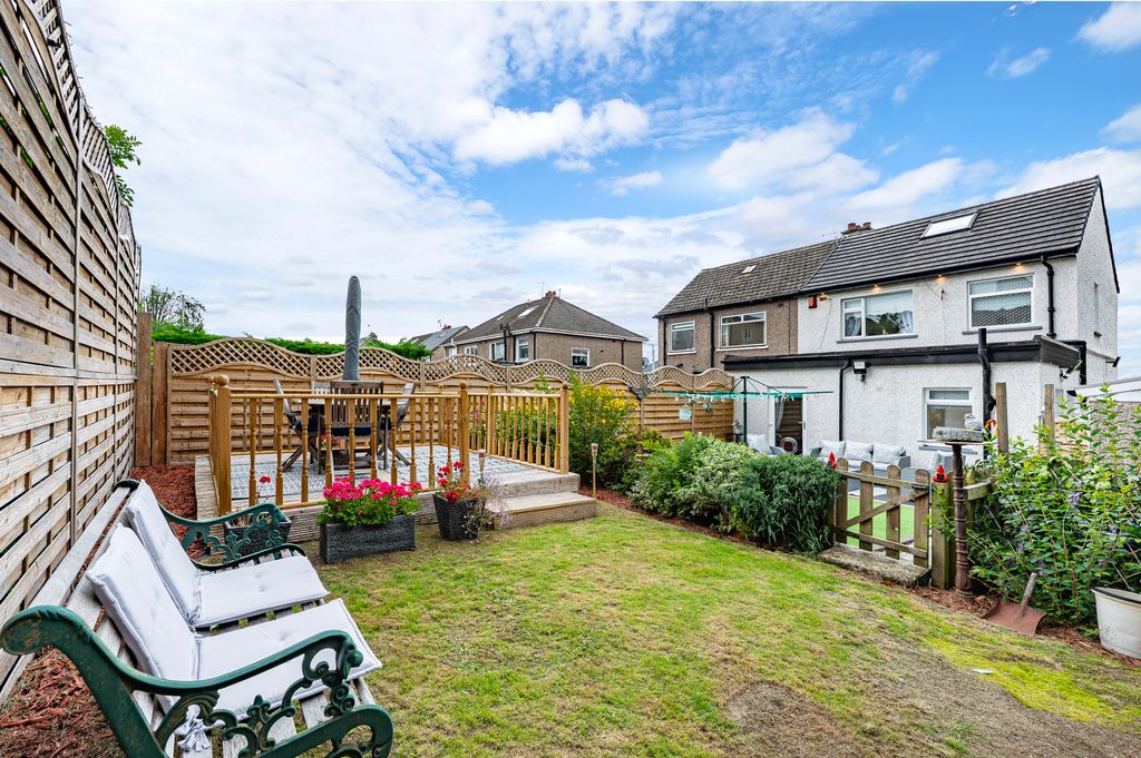 Property photo 2 of 32