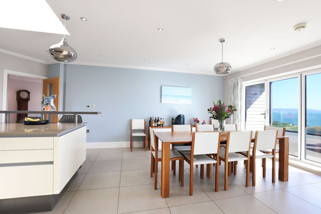 Property photo 3 of 17 Nautica Kitchen Dining