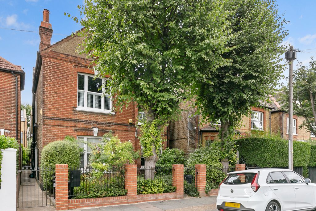 Property photo 2 of 15 Picture No. 17