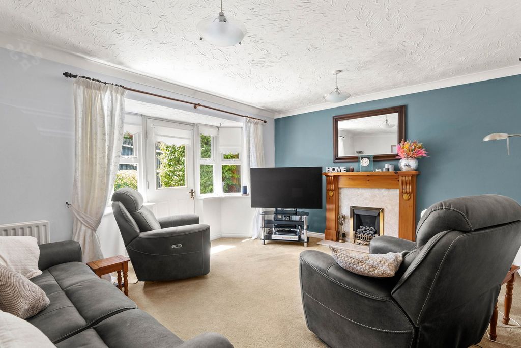 Property photo 2 of 15