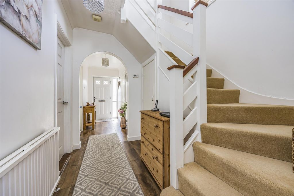Property photo 2 of 17 37 Blenheim Gardens, Denvilles-Porticomarketing-Ne