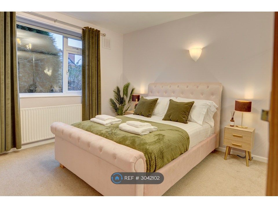 Property photo 2 of 28