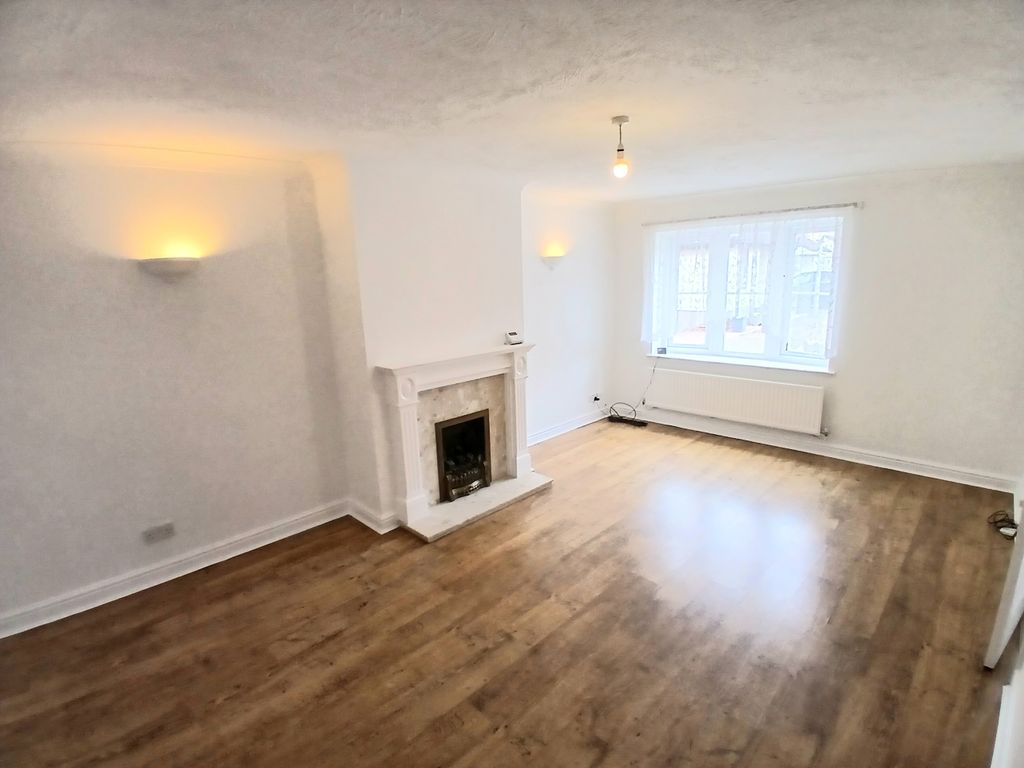 Property photo 3 of 31 Image