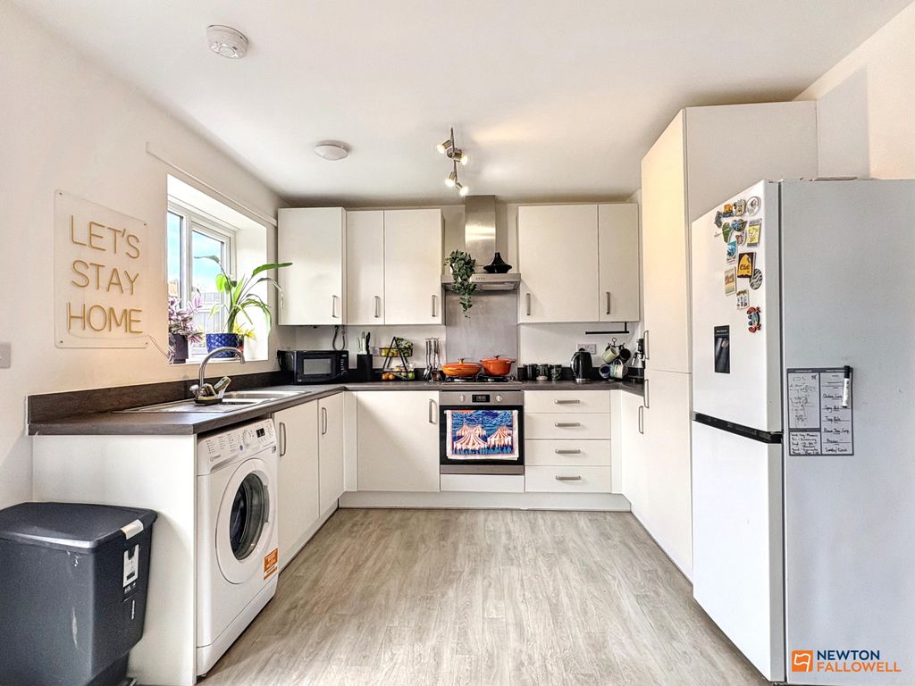 Property photo 3 of 24