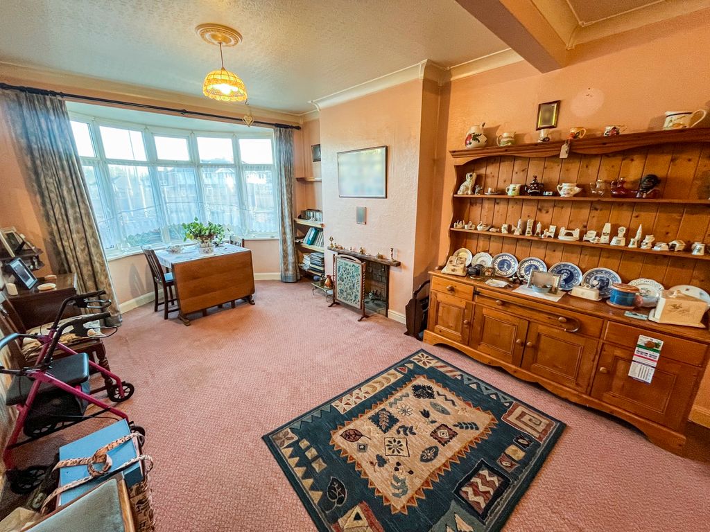 Property photo 2 of 15 Lounge/Diner